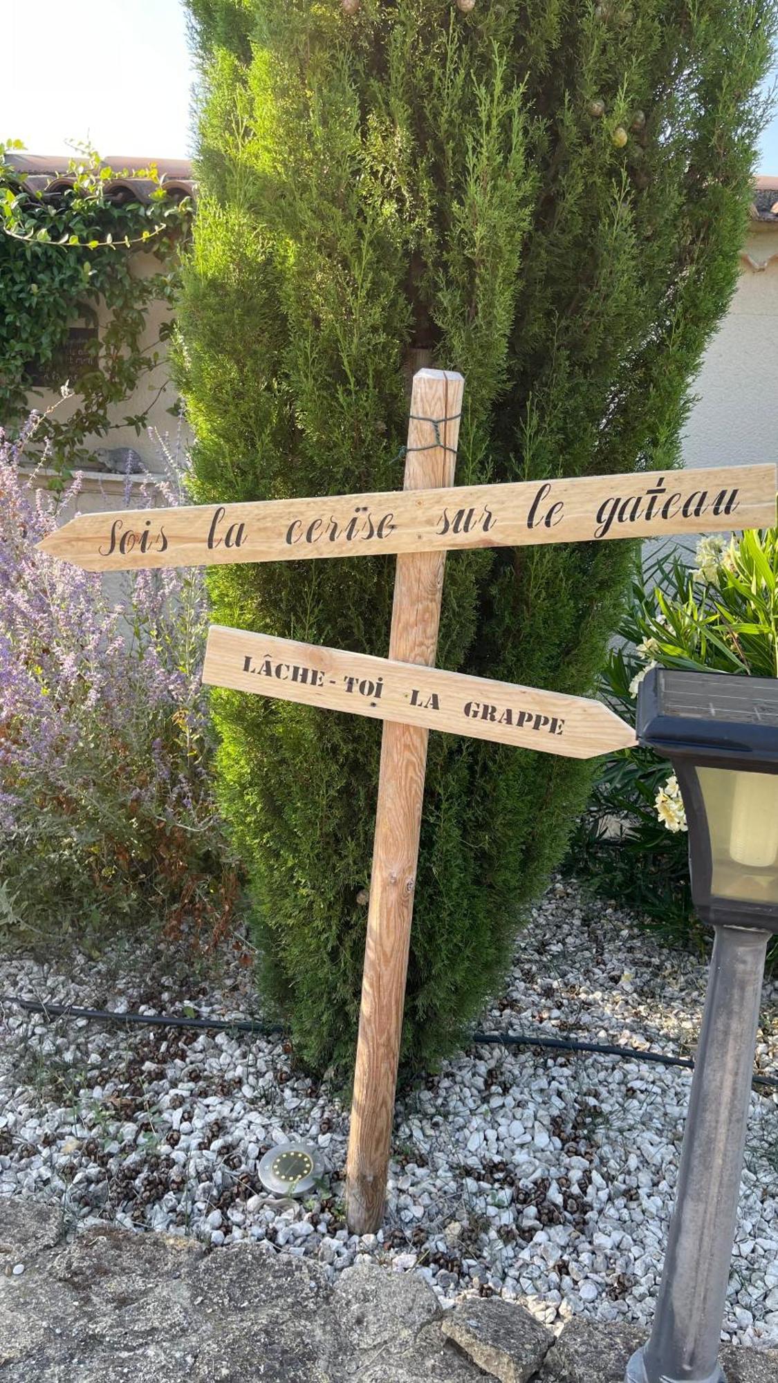 Studio Les Petits Lutins Entraigues-sur-la-Sorgue Εξωτερικό φωτογραφία